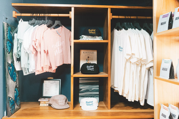 lifestyl-goods-beachwear-hats-North-Guiones-interior